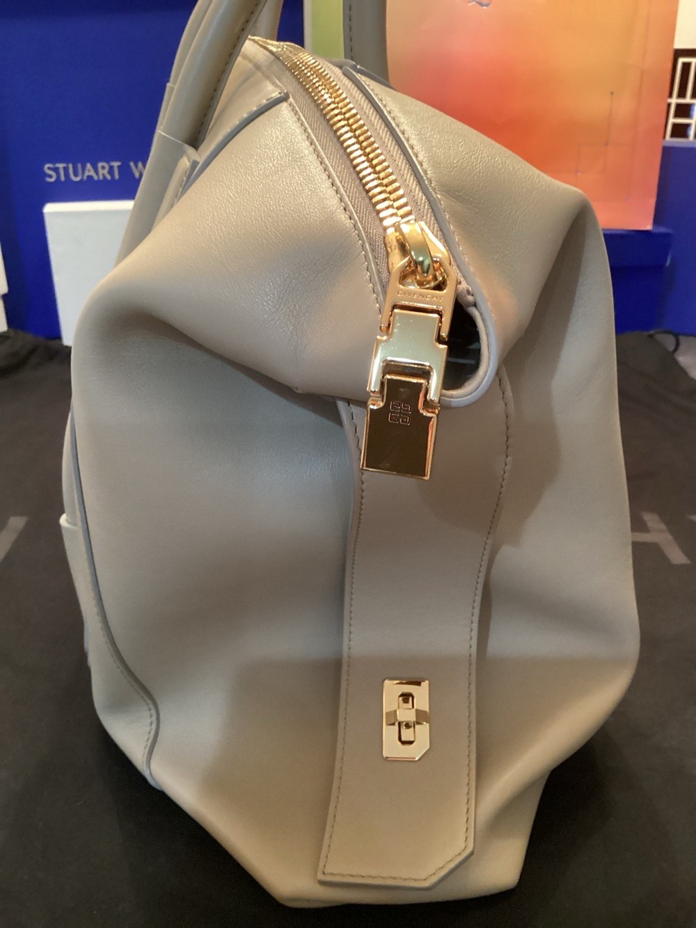 Givenchy Large Antigona Tote - Picture 6 of 14